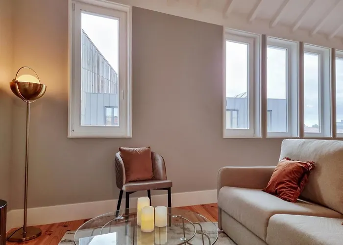 Charming Loft With Mezzanine In The Center *