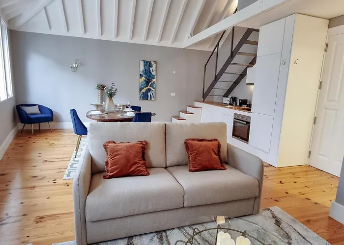 Charming Loft With Mezzanine In The Center Porto