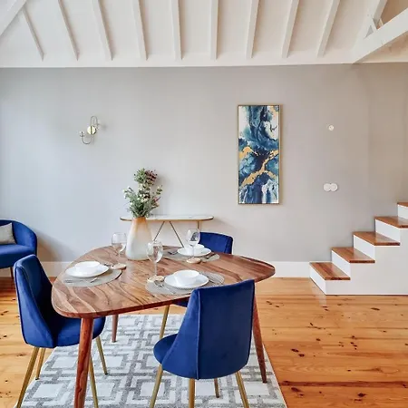 Apartment Charming Loft With Mezzanine In The Center Porto