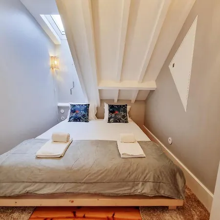 Appartement Charming Loft With Mezzanine In The Center