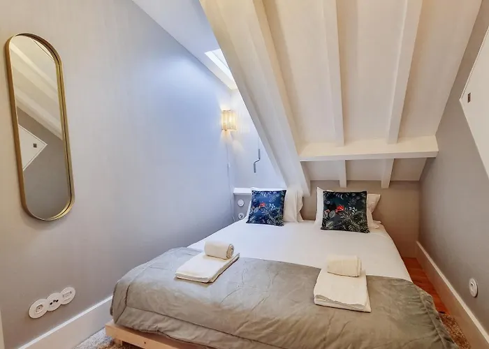 Charming Loft With Mezzanine In The Center Πόρτο