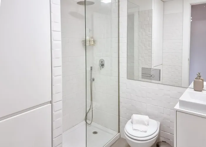 Charming Loft With Mezzanine In The Center بورتو