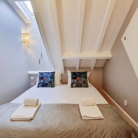 アパート Charming Loft With Mezzanine In The Center *