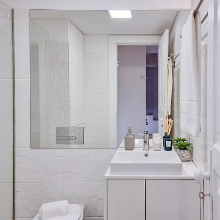 アパート Charming Loft With Mezzanine In The Center *