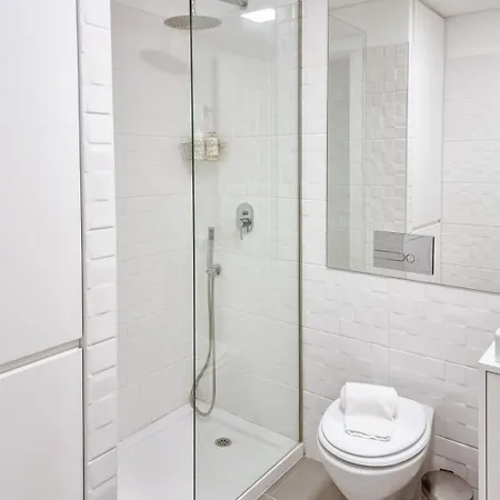 Charming Loft With Mezzanine In The Center ポルト