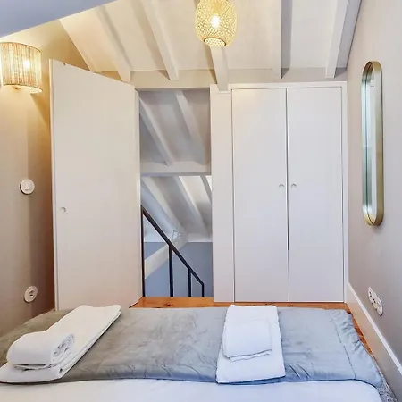 Charming Loft With Mezzanine In The Center * ポルト