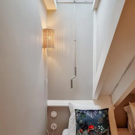 Charming Loft With Mezzanine In The Center アパート *