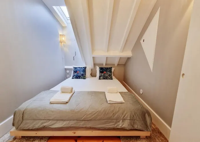 Charming Loft With Mezzanine In The Center * 波尔图