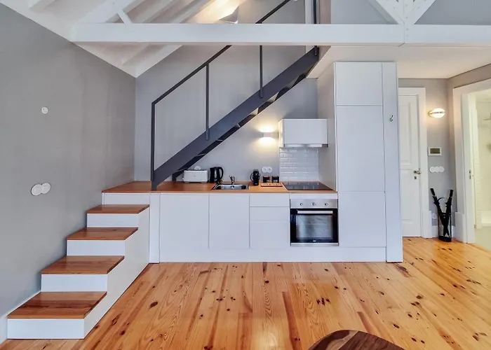 Charming Loft With Mezzanine In The Center